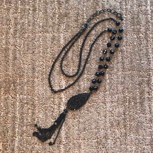 Beaded black pendant necklace w/tassel